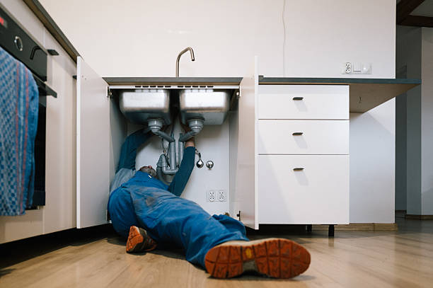 Professional Leak Detection technician working in Saint Francis, WI